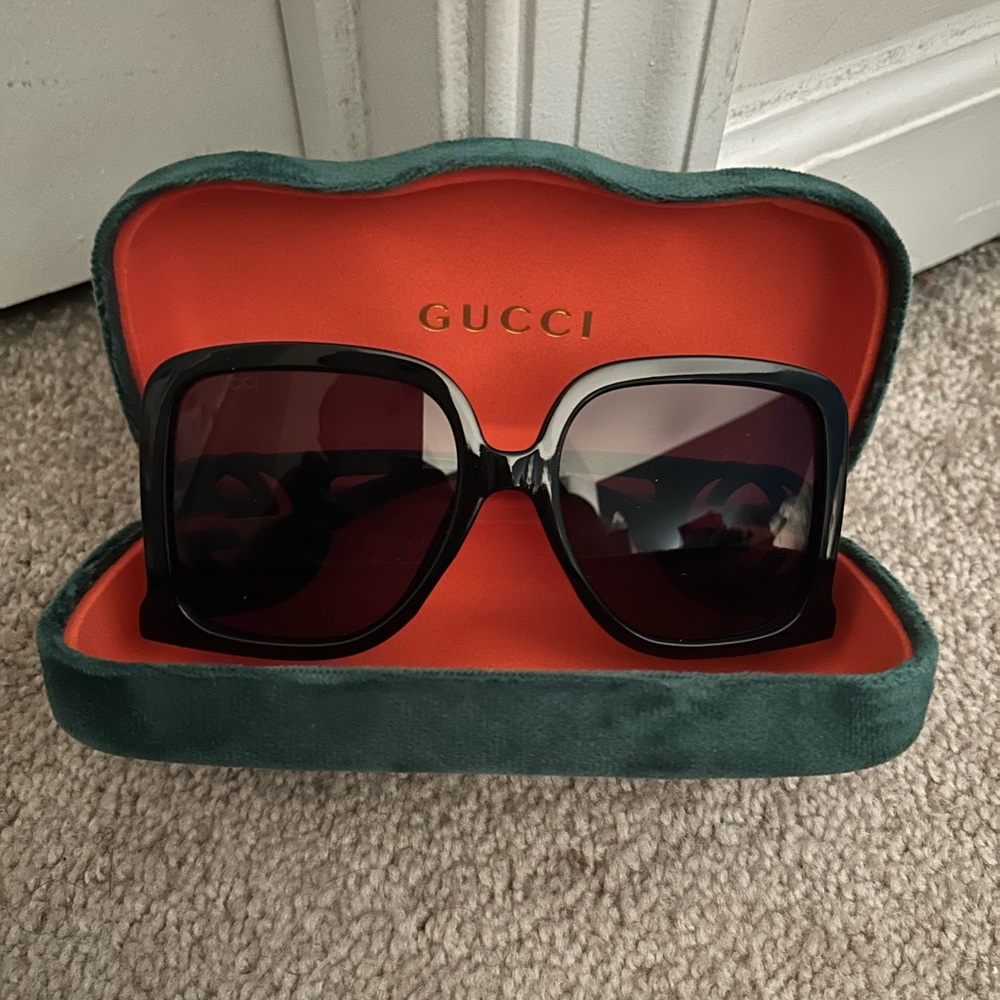 Gucci Black Oversized Sunglasses